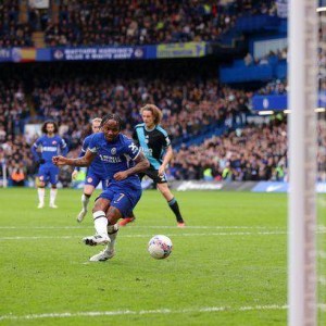 博鱼下载-斯特林荒谬，他立功了！波叔换人挨嘘，他们绝杀了！